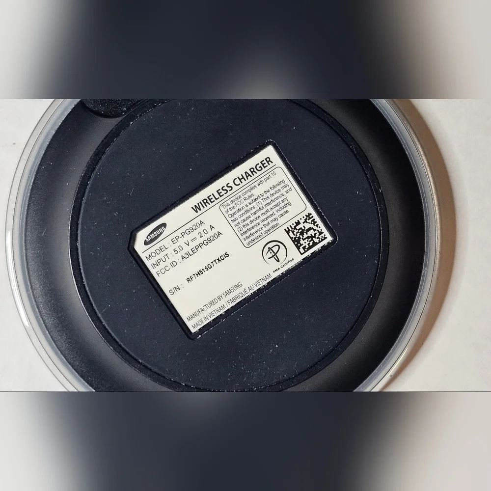 [Samsung] Qi Certified Wireless Charging Pad with 2A Wall Charger